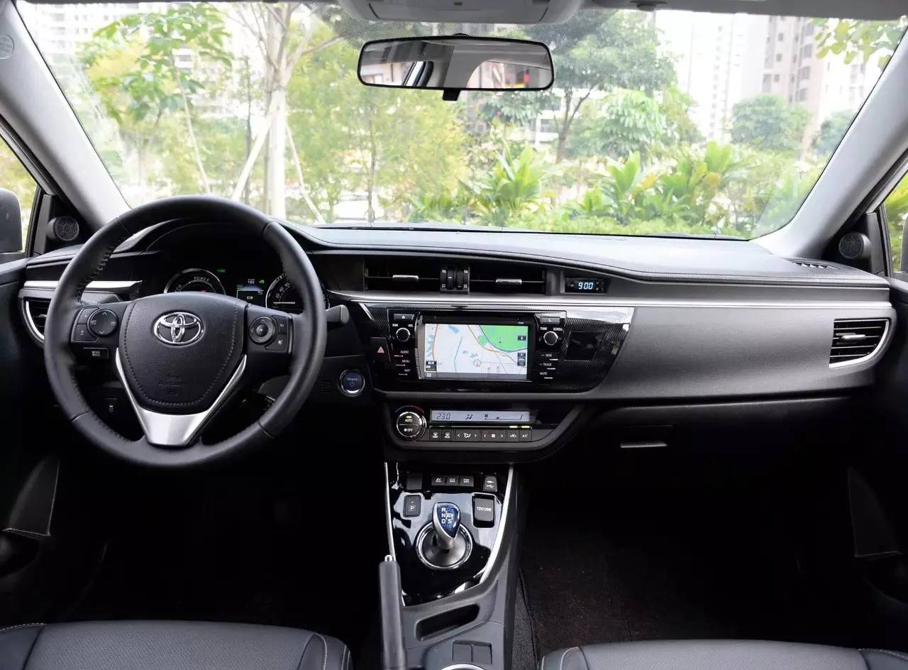 手动模式速度不够升不了挡吗,车静止状态抖动是什么原因