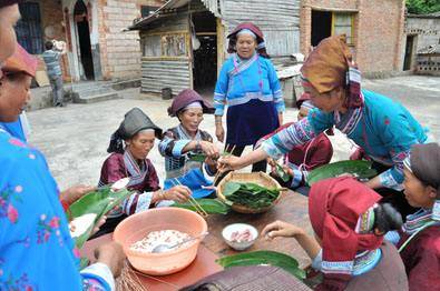 浜戝崡娉歌タ鍘跨編濂虫紓浜悧,浜戝崡绾㈡渤娉歌タ缇庡コ