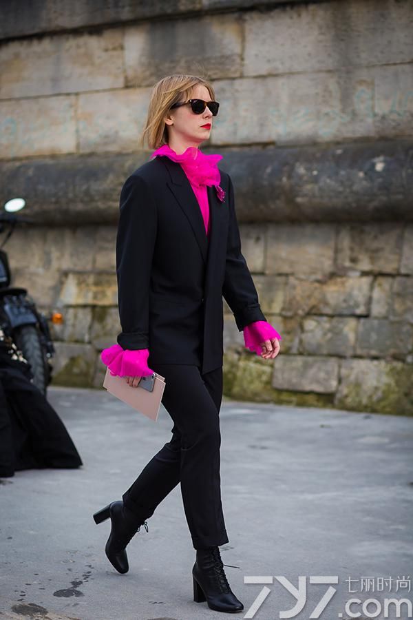 今年最流行的裤子夏款,今年流行的裤子夏款