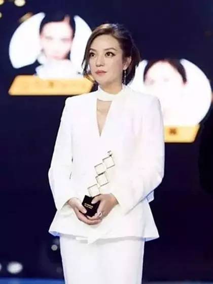 赵薇从演员到导演经历了什么,赵薇最近的发型