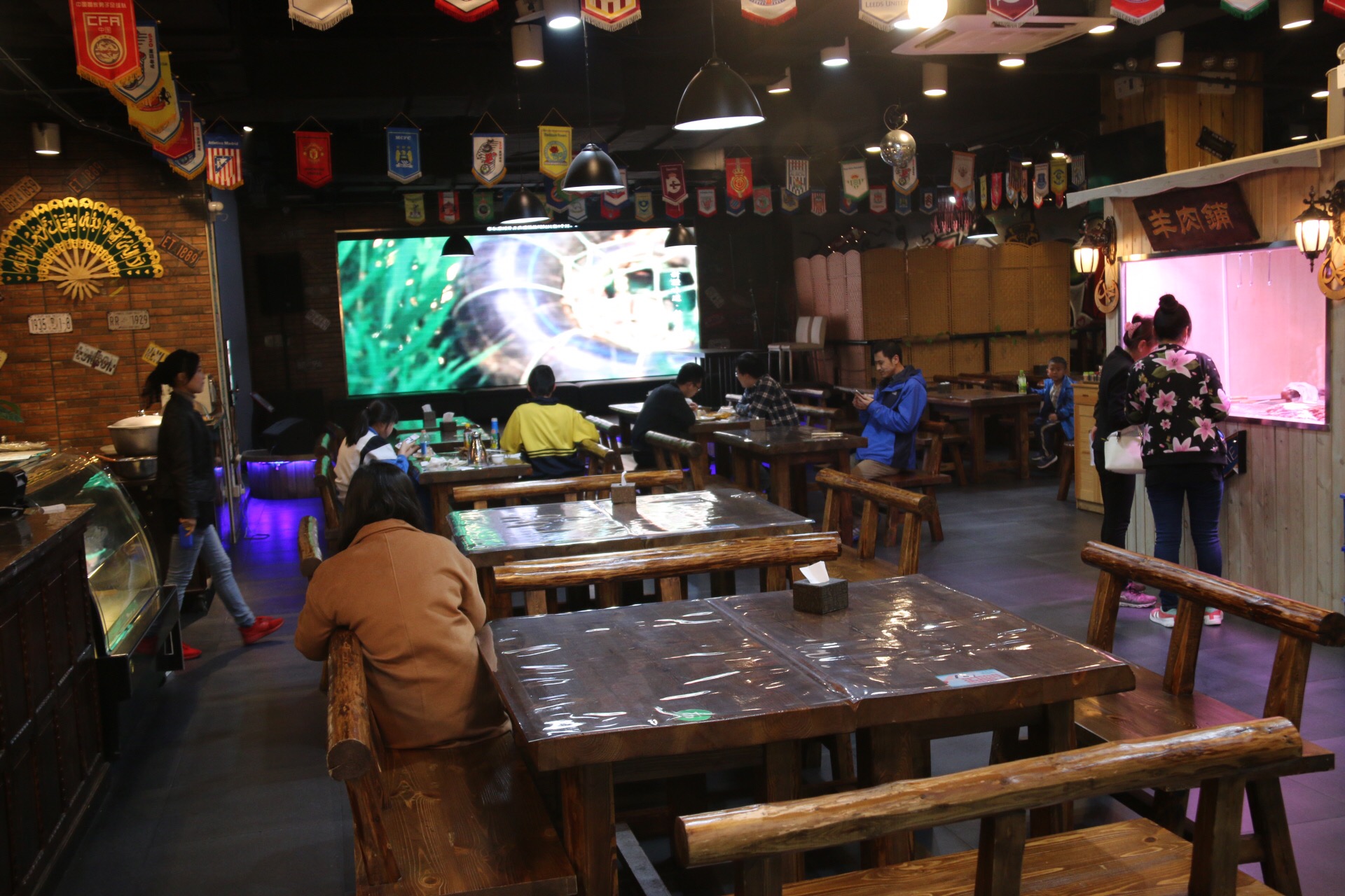 又到了撸串串的季节了,又到撸铁的季节了