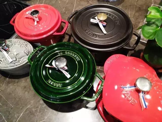 只用一个锅就可以做很多道菜,做了20年的菜