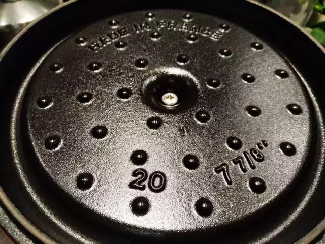 只用一个锅就可以做很多道菜,做了20年的菜