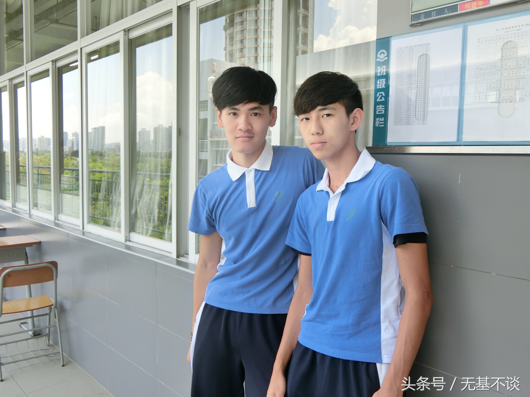 校服是我和你唯一穿过的情侣装,唯一穿过的情侣装是校服