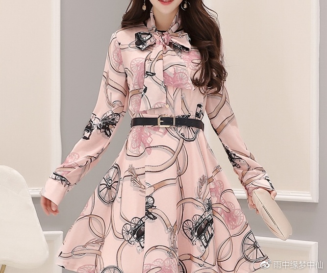 时尚比较有独特个性的女装,时尚的好看的潮流女装