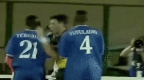 韩国裁判7张黄牌,日本裁判和韩国裁判给不给红牌