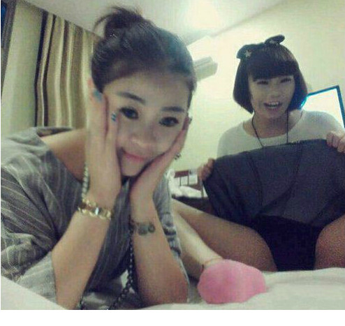 兄弟你穿衣服倒是长点心，这到底是几个意思