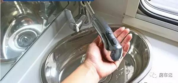 新款凯伦宾威房车双拓展,新款凯伦宾威依维柯房车