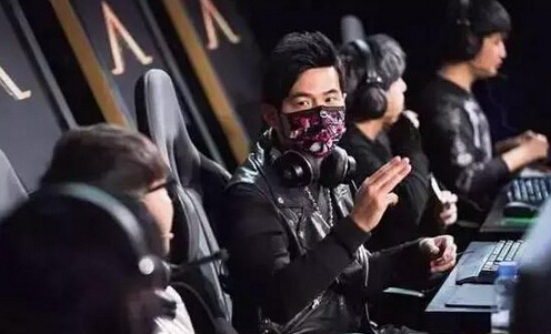 周杰伦网吧最新视频,周杰伦深圳开的高端网吧