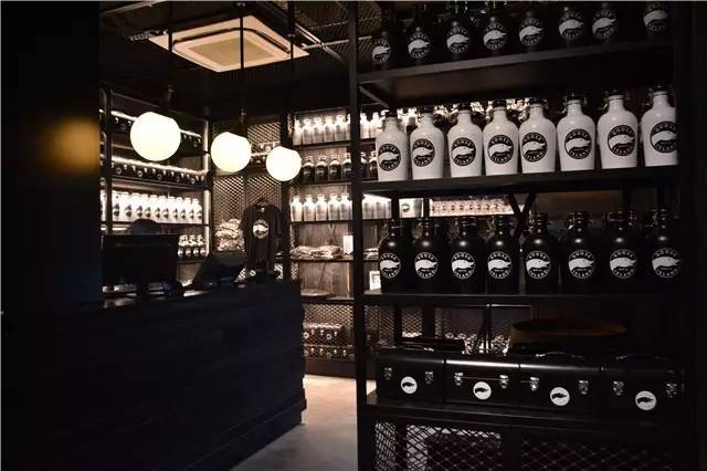 你舍不得花的钱总有人舍得帮你花,以前舍不得花你的钱现在才明白