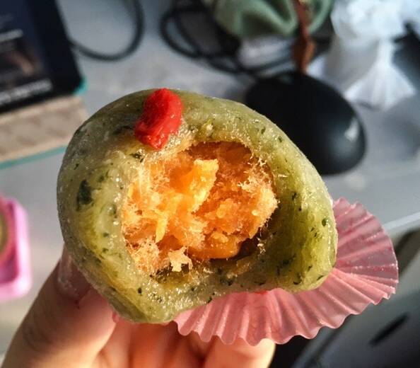 最好吃的蛋黄肉松青团,上海最好吃的蛋黄青团