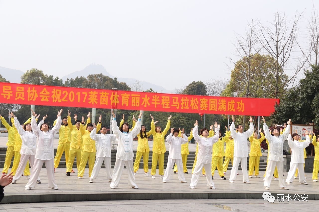 涓嶇粡鎰忔媿鍒扮殑姘戦棿楂樻墜,闅忔墜鎽勫奖杈句汉