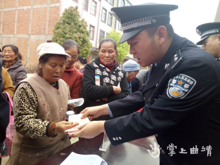 送老人免费礼品骗局,免费送老人礼品是骗人的吗