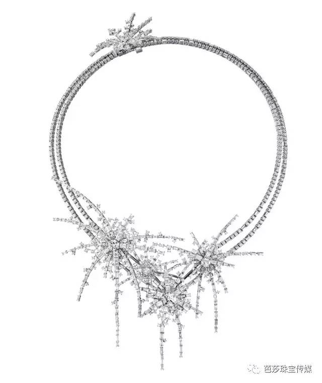 “范小胖”改名了?来不及甩肉的小长假,超显瘦的高级灰得配这些珠宝!