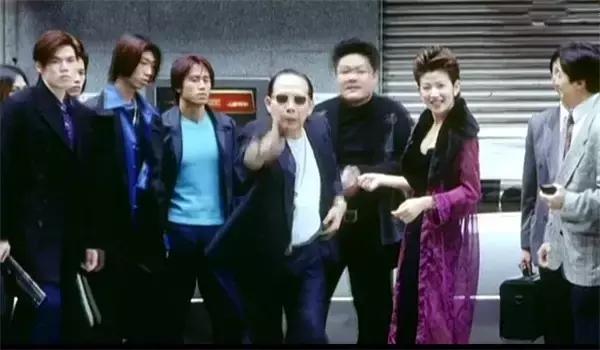 星爷金刚腿和铁头功,还记得功夫巨星李小龙吗