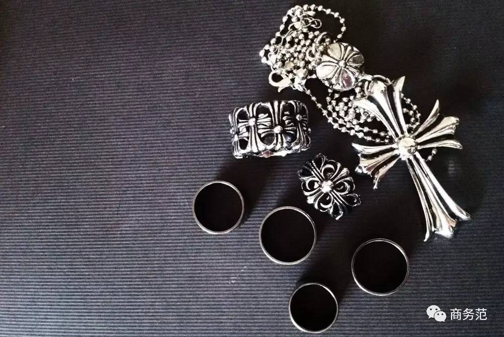 他家的银饰比金贵，却总有人想要挂几斤