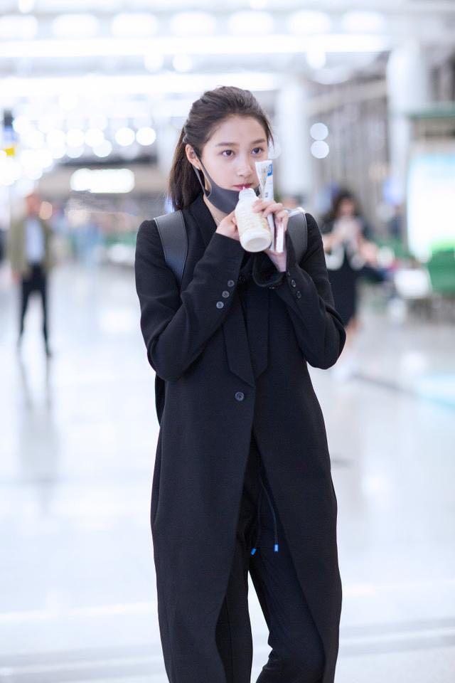 关晓彤黑色造型图片,关晓彤全黑造型私服