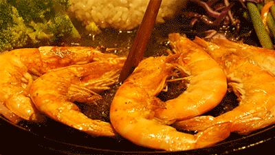 村书记不干了去加盟了个米高林铁板厨房，他是怎么想的呀