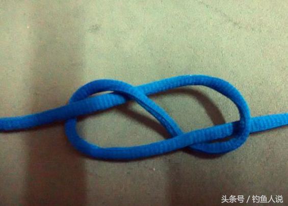 钓鱼的串钩怎样才能把钩绑到线上,如何简单绑钓鱼的串钩