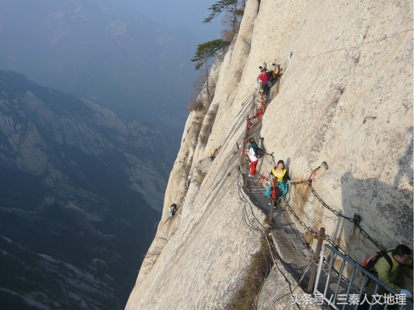 挑战爬长空栈道鹞子翻身,挑战玩鹞子翻身和长空栈道