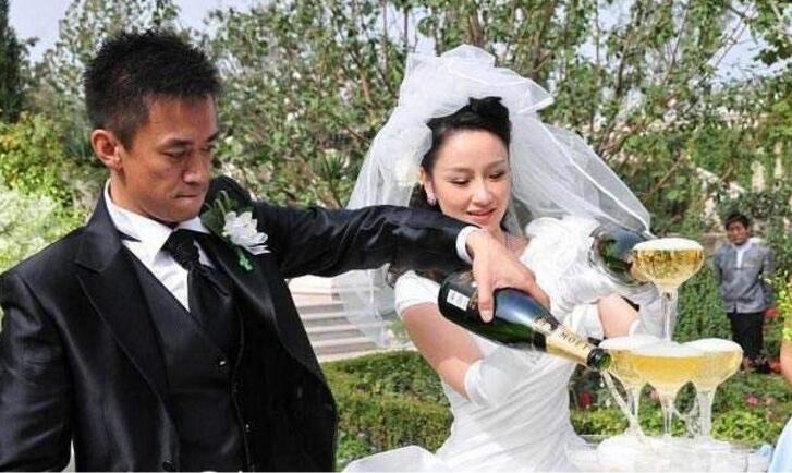 金粉世家经典八姐片段,金粉世家大哥和八妹的画面