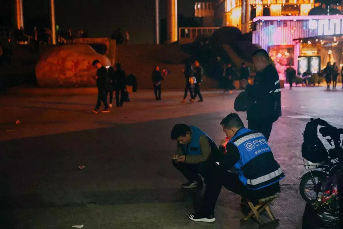 武汉00后夜生活,00后在武汉的日常