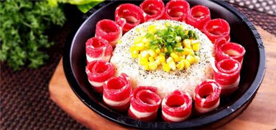 她辞职，做铁板厨房生意，一天竟卖出1000份