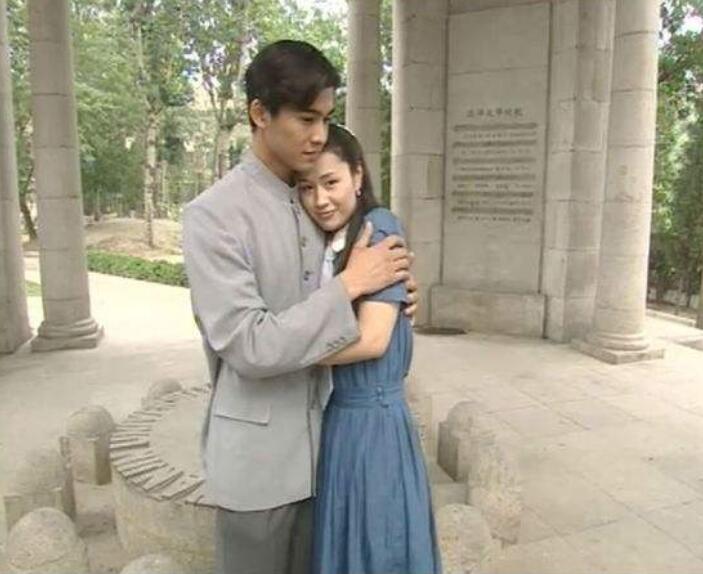 金粉世家经典八姐片段,金粉世家大哥和八妹的画面