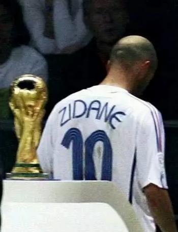 无兄弟不足球完整视频,无兄弟不足球翻译