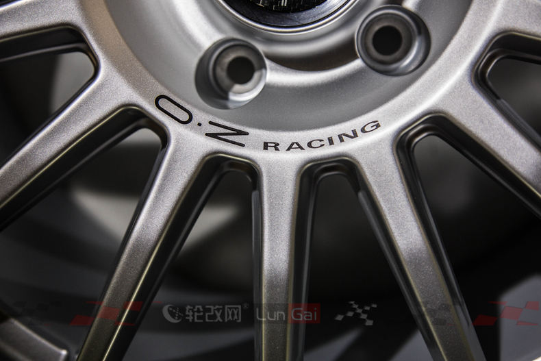 ozsuperturismolm轮毂评测,ozsuperturismogt轮毂