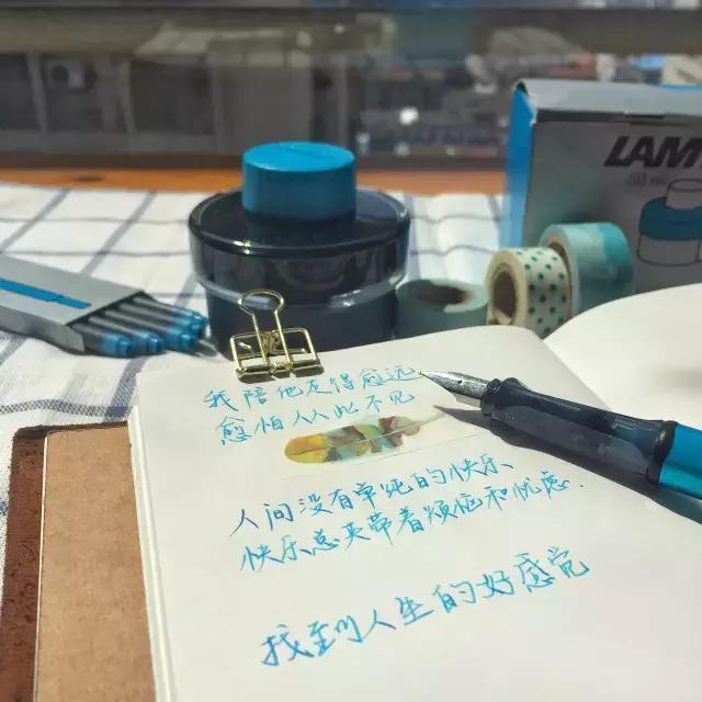 lamy限量版有哪些颜色,lamy钢笔古铜色跟橙色对比