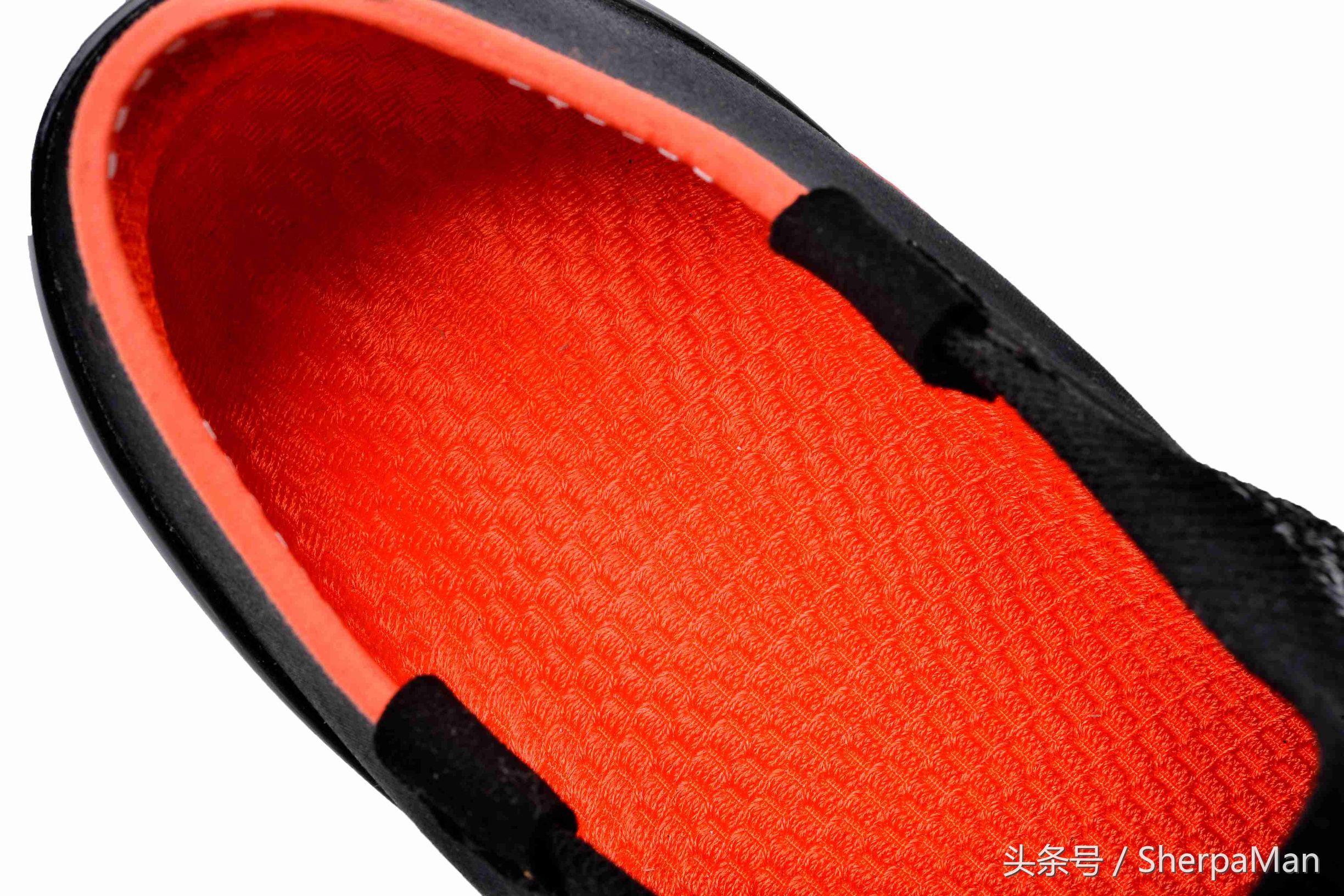 男流行穿鞋不穿袜子,现在的男生都不穿皮鞋