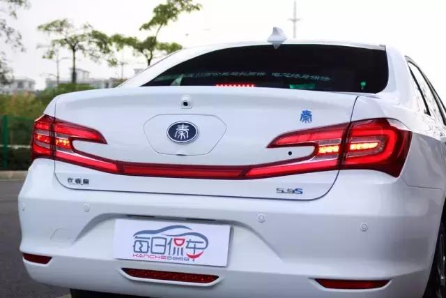 17款比亚迪秦100评测,比亚迪秦100油电混合动力怎么样