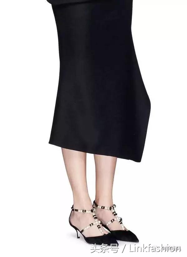 一双鞋,火过大牌包