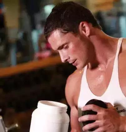 吃蛋*粉白**能长肌肉？你被骗了多久？蛋*粉白**该怎么吃？