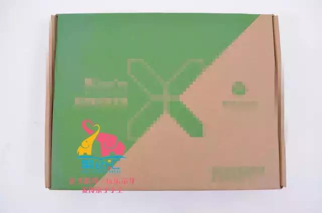 玩过手动的桌上足球,还没玩过用嘴吹的