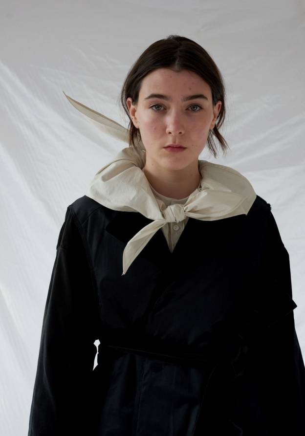 二姨谈时尚｜RenliSu：伦敦升起中国星，米色绿色蓝色