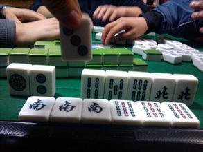 打麻将总输戴财神手串可以转运吗,打麻将的时候手气不好怎么转运