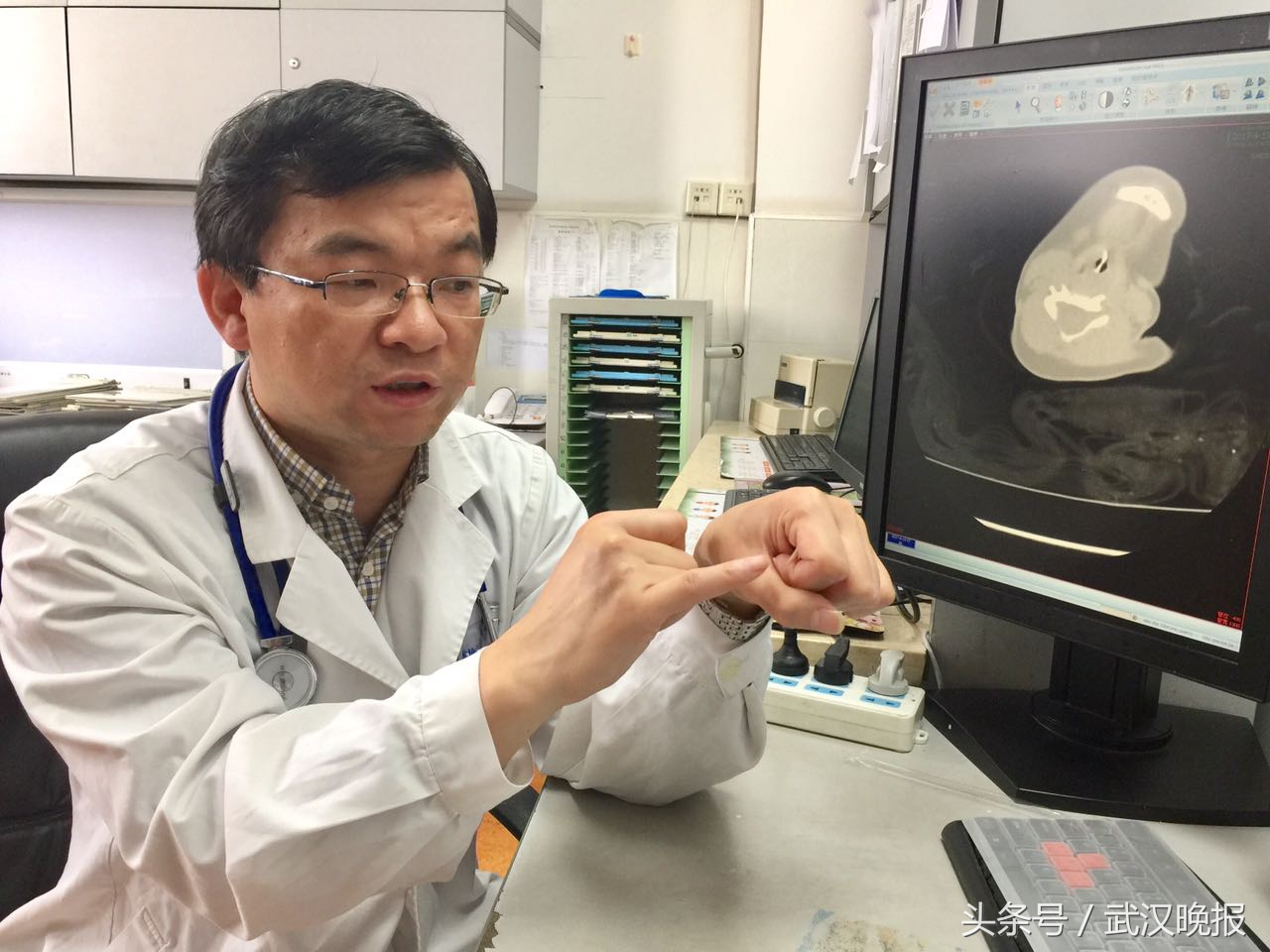 宝宝反复低烧咳嗽可以打针吗,咳嗽发烧打了5天阿奇不见好