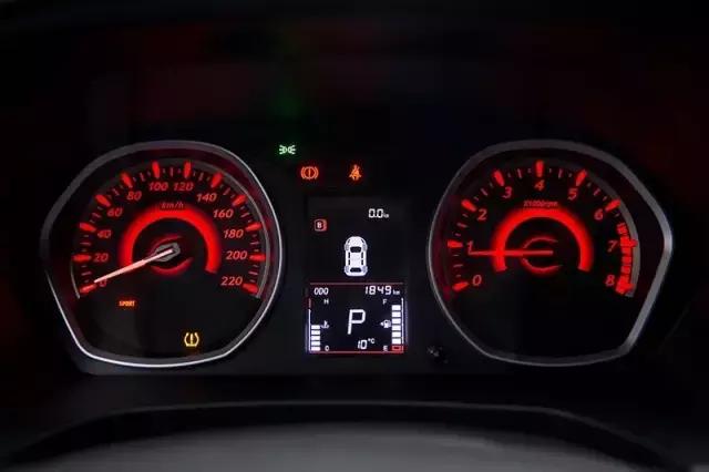 东南dx3srg动力,十万的价格感受几十万的轿跑感