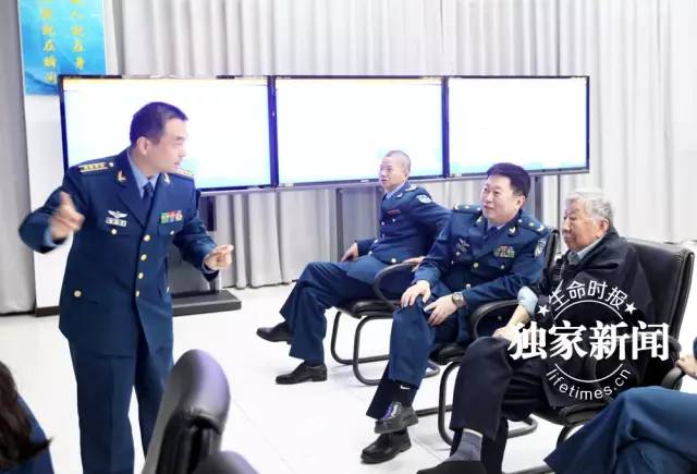 阎老走了,也许你熟悉舞台上的他,却未必了解生活中另一个他