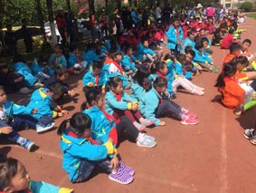 云岭校园直播间连线绿茵场