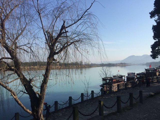 远山如黛原诗,远山如黛什么意思