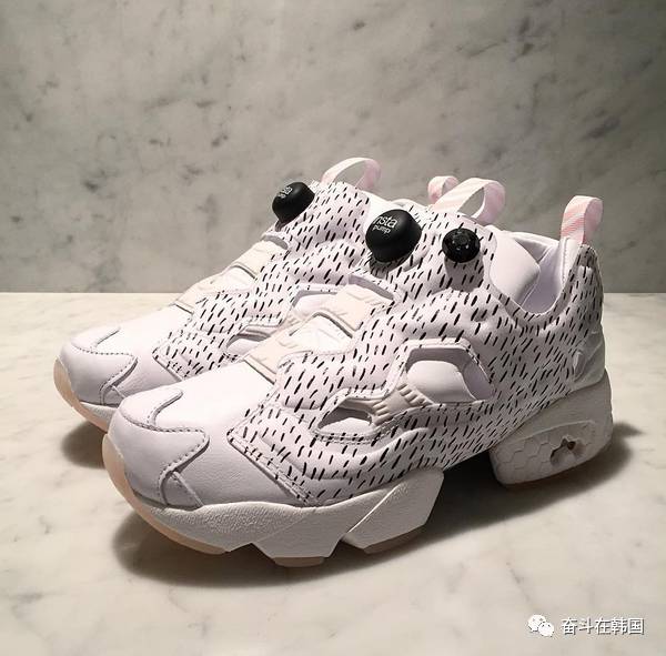 换季该买什么鞋子,换季买什么鞋子好看