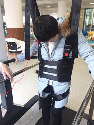 18岁高三女孩突发脑出血昏迷“老年病”年轻化引起关注