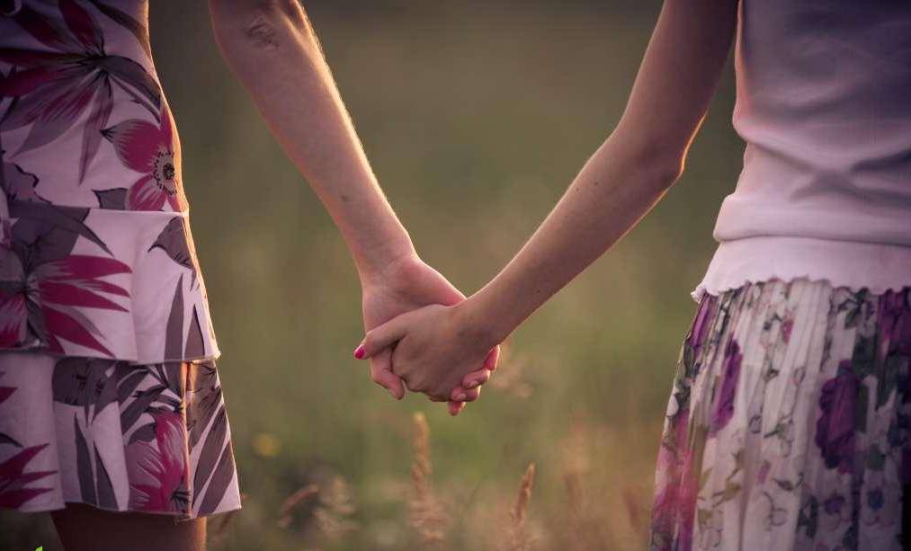 父母怎样和出轨孩子沟通,孩子出轨受打击的父母该怎么办