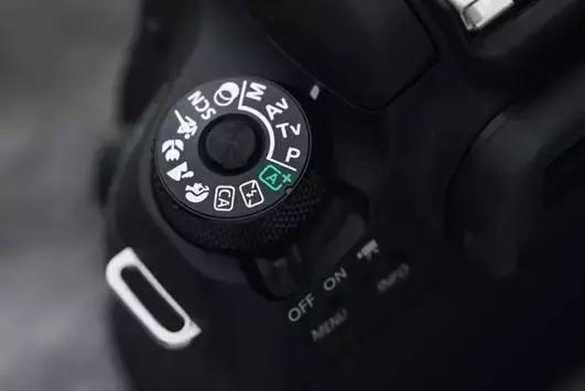 佳能77d和800d拍视频哪款相机好,77d和800d哪个值得入手