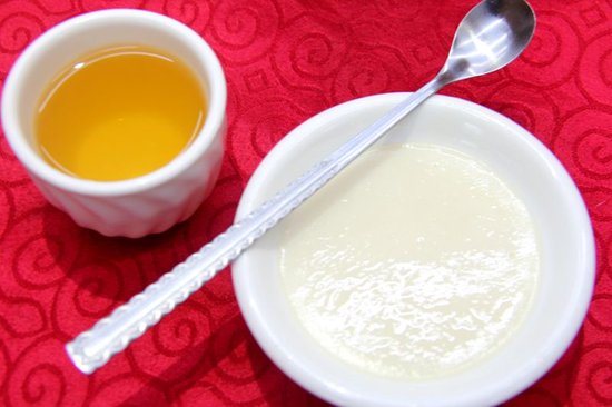 老奶奶都不扶就扶你什么梗,老奶奶不扶就服你下一句