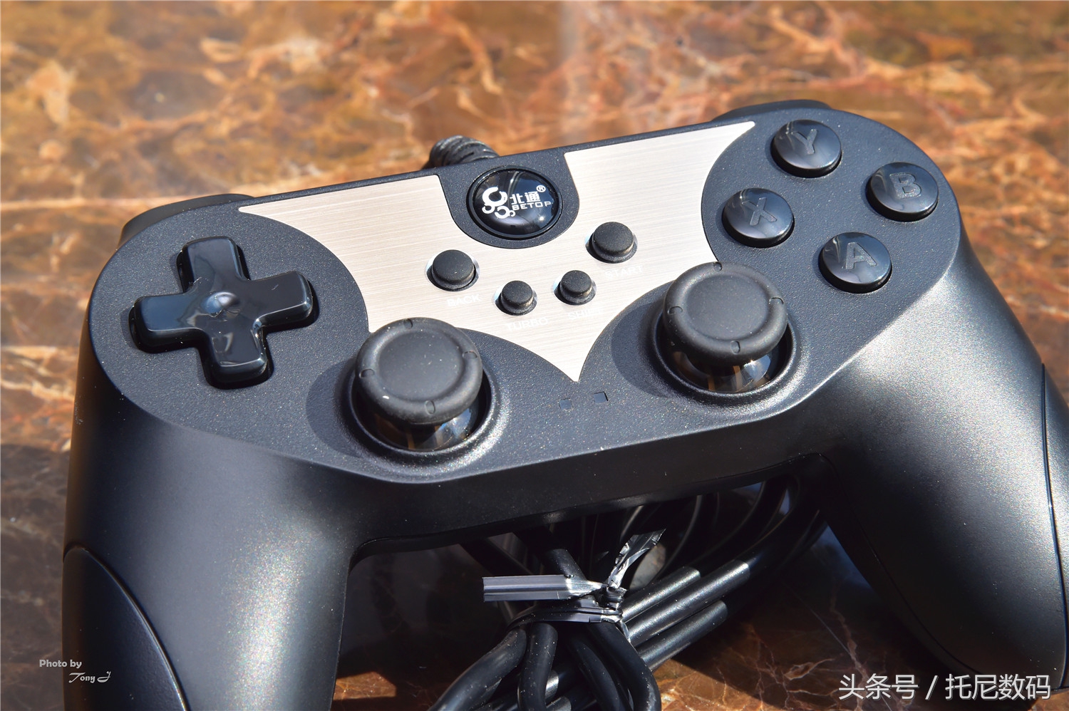 北通蝙蝠3e手柄打吃鸡体验,北通蝙蝠3s蓝牙手柄