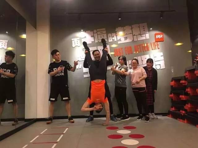 膝盖疼一招自愈的运动,治愈膝盖痛的运动方法